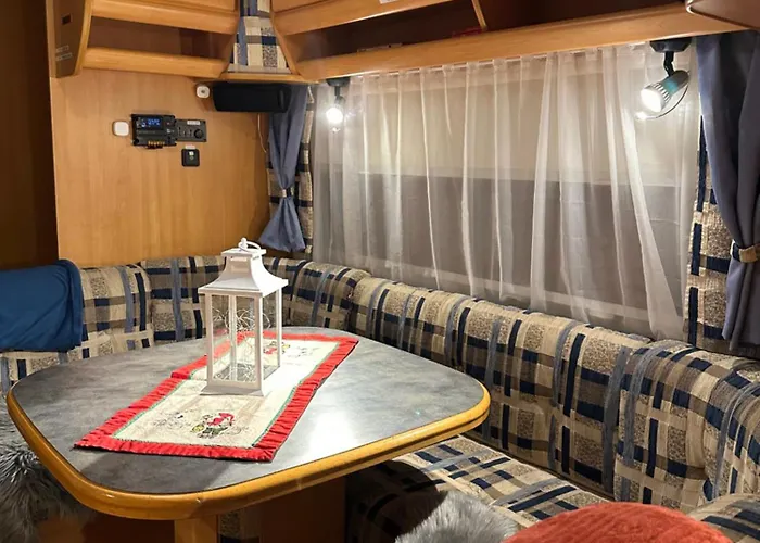 Elves Wagon Chata Rovaniemi